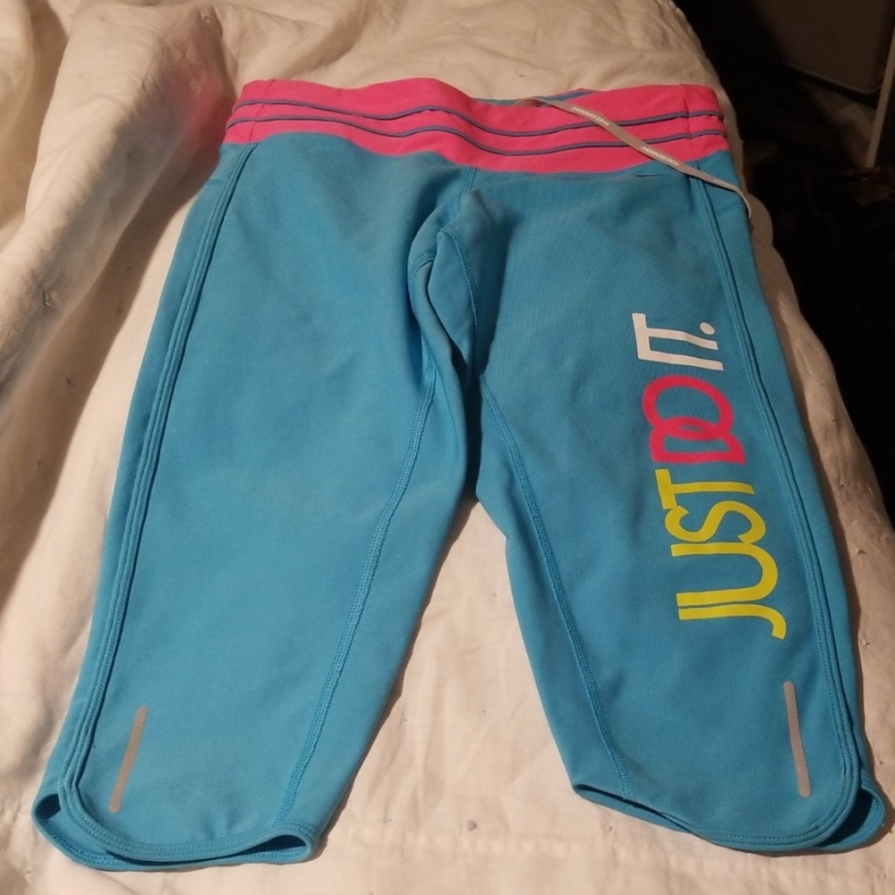 Nike capris leggings